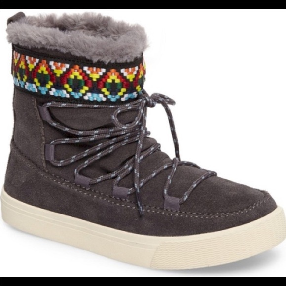 Toms Shoes - TOMS Alpine grey faux fur boots 7.5